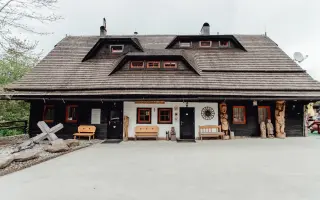 Ďakujeme, že pomáhate znovu postaviť Jánošíkov dvor