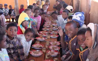 22€ ZMENÍ OSUD: darujte jedlo a vzdelanie počas celého školského roka