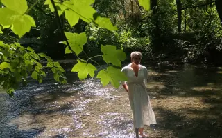 Podporte v hudobnej tvorbe Klaudiu Eliášovú v jej nahrávaní a autorských piesní.