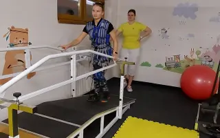 Pomôžme Dominike s operáciou nohy