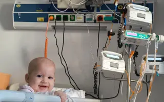 Johanka bojuje s Ewingovým sarkómom. Pomôžme jej pokračovať v liečbe.