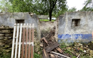 Podporte príbeh premeny ruiny na malú dielňu