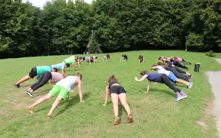 Pomôž študentom rásť bez bariér! Prispej im na Nexteria Leadership Camp.