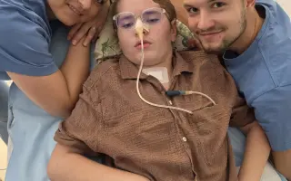 Náš syn bojuje po ťažkom úraze. Pomôžme mu na ceste späť.