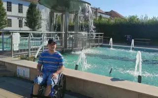 Pomôžte mi získať nový invalidný vozík pre slobodnejší život