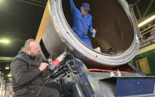 Pomôžte vrátiť najväčší parný rušeň Albatros 498.104 na koľaje.