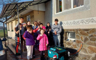 Pomôžme prekonať zimu na Ukrajine - generátor pre školu, 101-ročnú Elu a ďalších