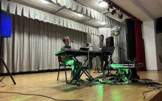 Keď oči nevidia, srdce hrá – darujme Miňovi nové klávesy