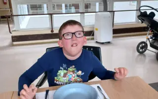 Darujme Riškovi vianočný darček - kráčať s rovnou chrbticou a opäť voľne dýchať