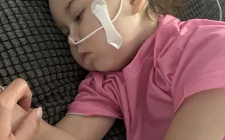 Z bojovníčky Miušky sa stal Anjelik. Prosím pomôžte jej mamine a bračekovi v tomto ťažkom období.