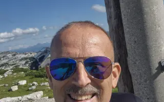 "12 rokov som to nevzdal" - Pomôžme Petrovi s liečbou zriedkavej rakoviny