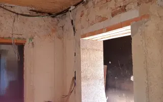 Pomôžme rodine znovu sa postaviť na nohy po požiari ich domova