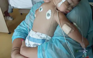Leo má iba jeden rok. Pomôžte mu prebudiť sa z bdelej kómy.