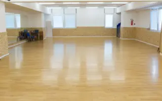 Spoločne zrekonštruujme našu tanečnú sálu!