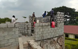 Pomohli ste vybudovať školskú kuchyňu pre deti v Ugande