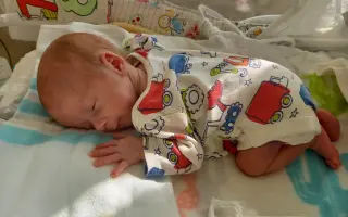 Šimonko má šancu na život bez obmedzení. Pomôžme mu neprestať cvičiť!