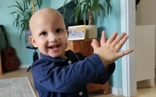 Johanka bojuje s Ewingovým sarkómom. Pomôžme jej pokračovať v liečbe.