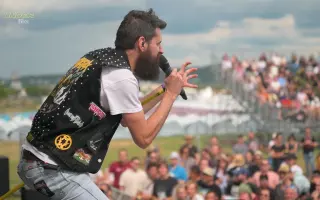 V žiare tieňov - dokument o slovenskej metalovej scéne