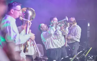 DUNAJSKÁ KAPELA – Podporte nové CD - Unterstützt die neue CD von Dunajská Kapela DUNAJSKÁ KAPELA – Podporte nové CD - Unterstützt die neue CD von Dunajská Kapela