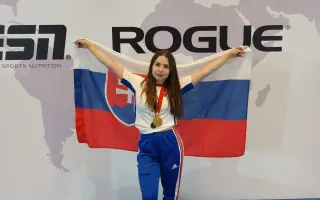 Podporte Karolínu na Majstrovstvách sveta juniorov v Silovom Trojboji 2025 na Kostarike