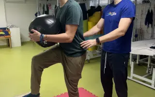 Pomôžme Denisovi pokračovať v rehabilitáciách