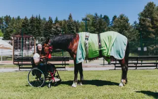 Pomôžme Katke s detskou mozgovou obrnou – spastickou kvadruparézou rehabilitovať