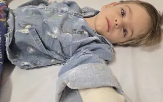 Pomôžme Emmke v obrovskej túžbe chodiť a napredovať Pomôžme Emmke v obrovskej túžbe chodiť a napredovať