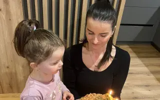 Pomôžte Jasmínke a jej ockovi po strate mamičky Sašky a nenarodenej sestričky