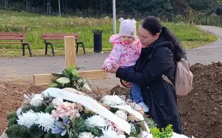 Pomôžme Majke a malej Emke po tragickej smrti otca v oceliarni