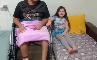 Pomôžme otcovi troch dcér, ktorý po páde z výšky bojuje o návrat do života