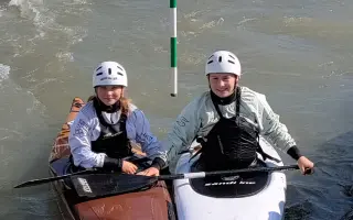 Podporte Alexandru na jej ceste vodným slalomom