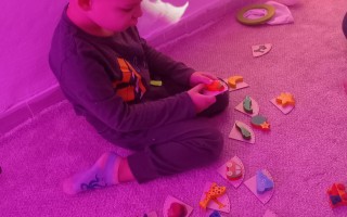 Pomôžme Lukáškovi s autizmom zabezpečiť potrebné terapie