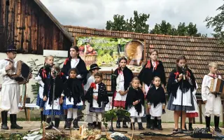 Pomôžte nám zabezpečiť nové kroje pre Detský folklórny súbor Lisna