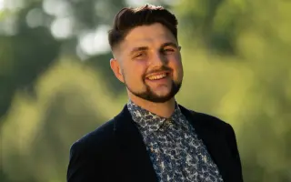 Pomôžme Benovi dokončiť štúdium a dostať sa späť do života