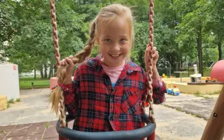 Pomôžme Ksenii prekonať výzvy spojené so syndrómom PURA