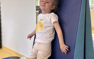 Pomôžme Emke urobiť krok vpred