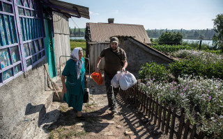 Pomôžme dobrovoľníkom na východe Ukrajiny naďalej zachraňovať životy