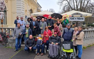 Podporte Tulipánový pochod pri príležitosti dňa Parkinsonovej choroby