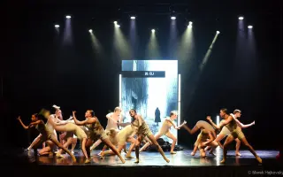 Podporte ELI - tanečno - pohybové celovečerné divadlo žiakov s témou holokaustu