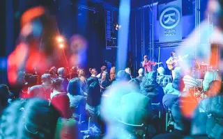 Pomôžte nám udržať Klub Za Oponou aj v roku 2026