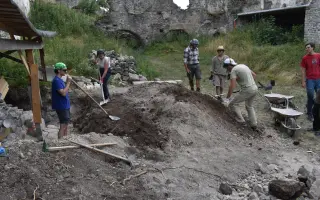 Zachovajme kontinuitu archeologického výskumu na hrade Čabraď