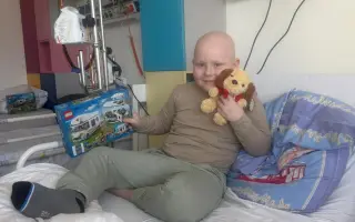 Malý bojovník Theo, ktorý nestráca úsmev: Darujme chlapcovi šancu na život.