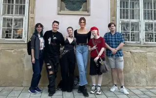 Zachráňme bezpečné miesto pre kvír mládež s Liberty Simon