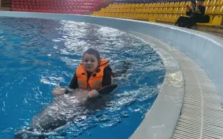 Pomôžme Alex zabezpečiť delfínoterapiu a hyperbarickú komoru