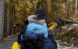 Pomôžme Brunkovi byť vďaka novému, väčšiemu elektrickému vozíku slobodnejší