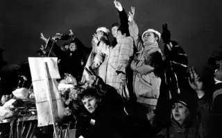 Oslava 17. novembra musí znova patriť ľuďom. Pomôžte nám. Oslava 17. novembra musí znova patriť ľuďom. Pomôžte nám.