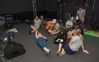 LMO: Pomôžte nám nakúpiť ozvučenie na pódiá Semfest a Campfest