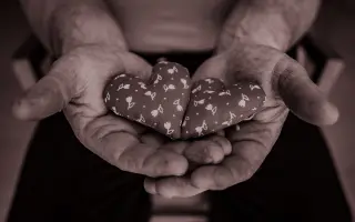 Starostlivosť, ktorá prichádza domov – Podporte terénnu opatrovateľskú službu