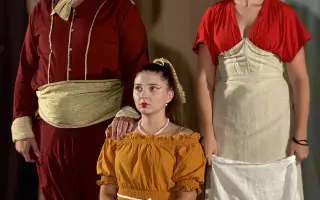 Pomôžte nám dostať Malú morskú vílu z morského dna na divadelné dosky