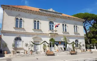 Volanie mora - podporme Luciu zúčastniť sa výstavy obrazov na ostrove Hvar
